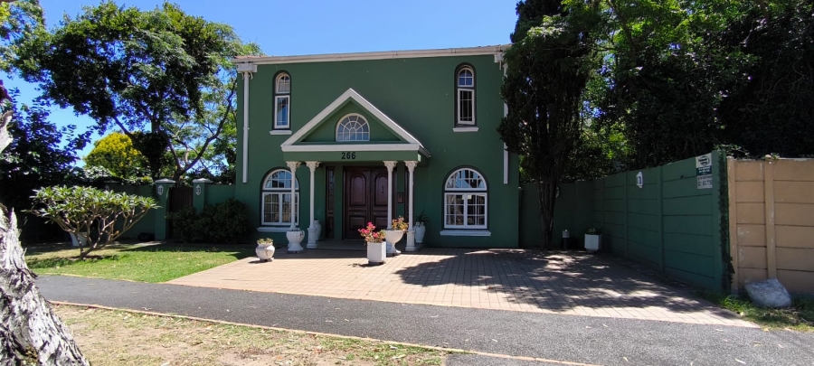 5 Bedroom Property for Sale in Wynberg Western Cape